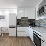 With Terrace & Sea View Ref050 Appartamento